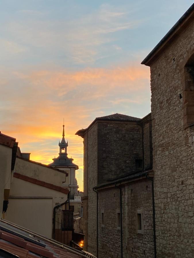 Atico Al Lado Del Ayuntamiento Lägenhet Oviedo Exteriör bild